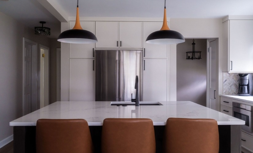 Minimal Contemporary Kitchen Remodel in Ann Arbor, MI by DreamMaker Bath & Kitchen project photo